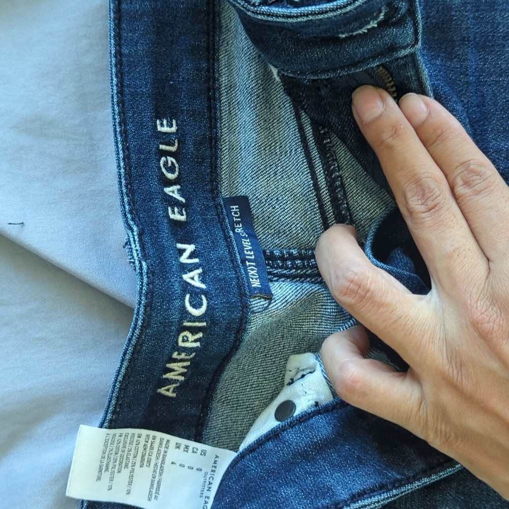 AEO HI RISE SHORTIE - Picture 3 of 5